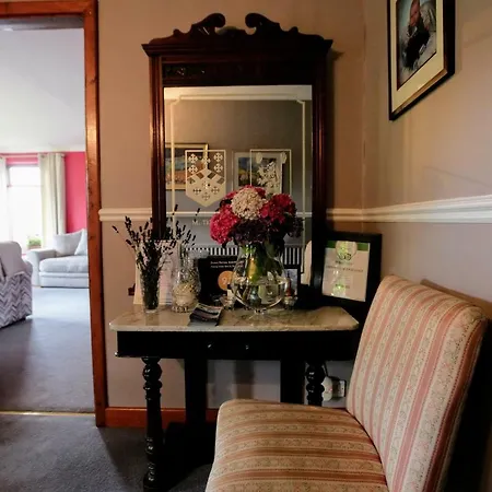 ベッド・アンド・ブレックファスト Abbey View 3*